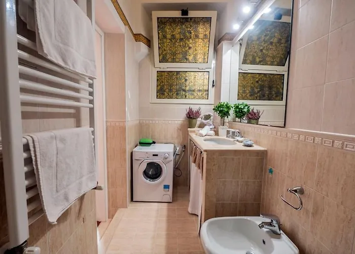 Colosseum 2br Elegance And Charm Apartment
